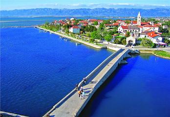 Remekül felszerelt, kényelmes apartmanok a horvát tengerpart csillogó partja mellett!